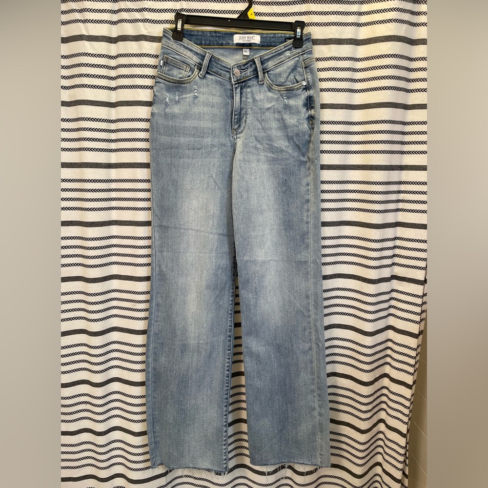 Women’s Judy blue size 5/27 straight fit jeans